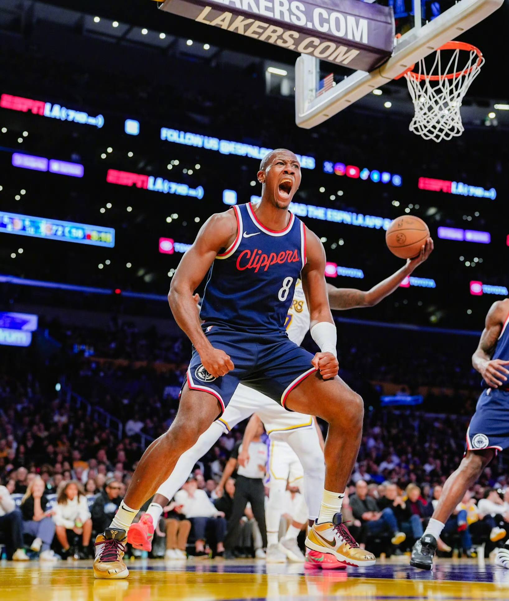 AYX体育赛事-快船队将战小牛，挑战主场之战需要全力以赴