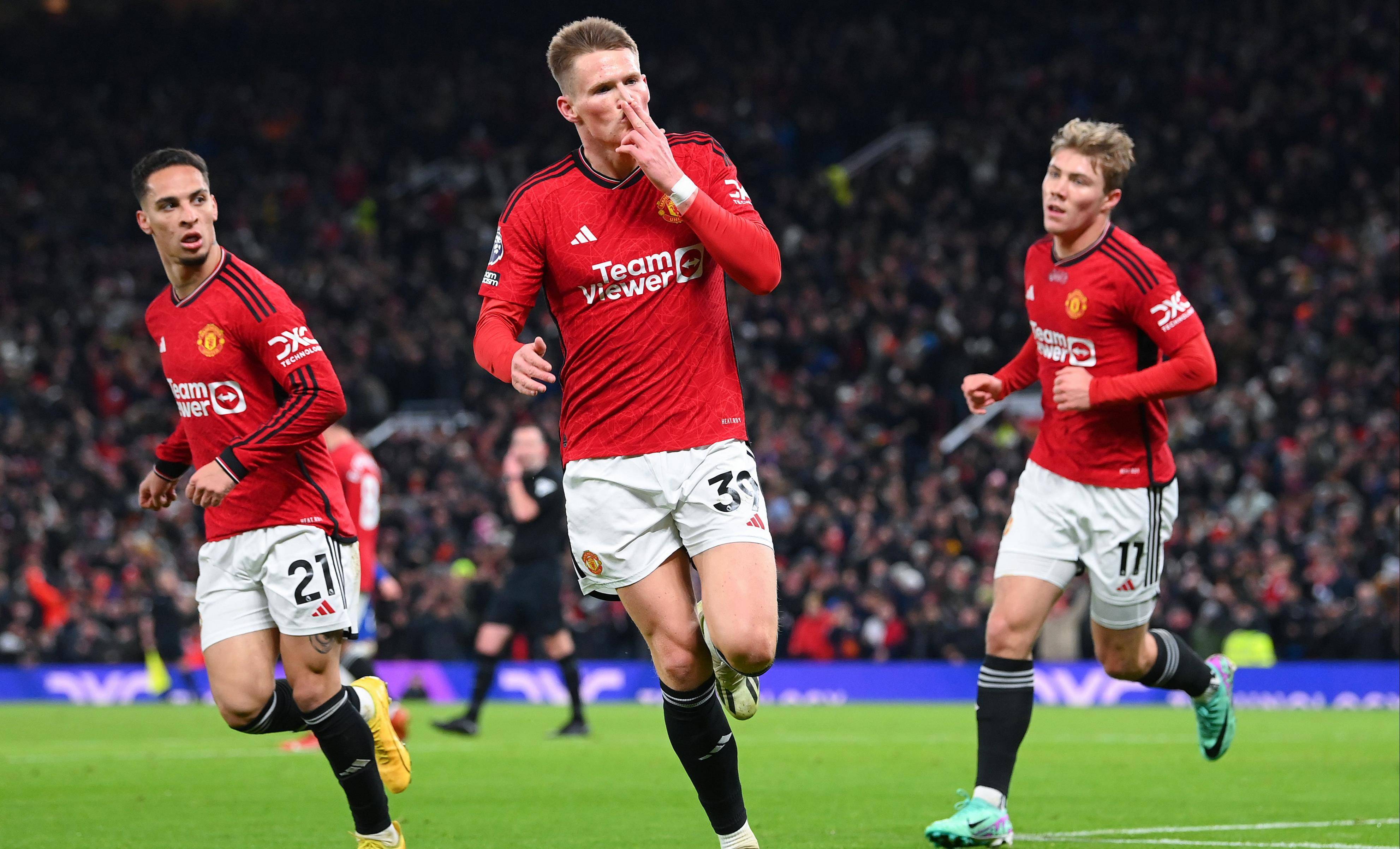 曼联逆转埃弗顿,助力逼近前四 曼联逆转埃弗顿,助力逼近前四