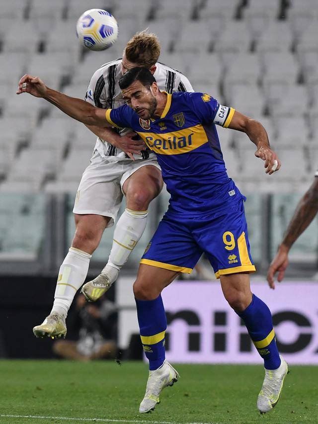 爱游戏官网-尤文图斯不敌波尔图，遭遇欧冠惨淡出局的简单介绍