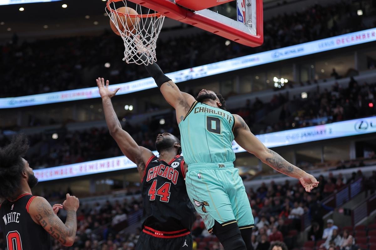 AYX官方直播-波兰男篮横扫黄蜂，瓦兰丘纳斯三分雨点燃全场的简单介绍