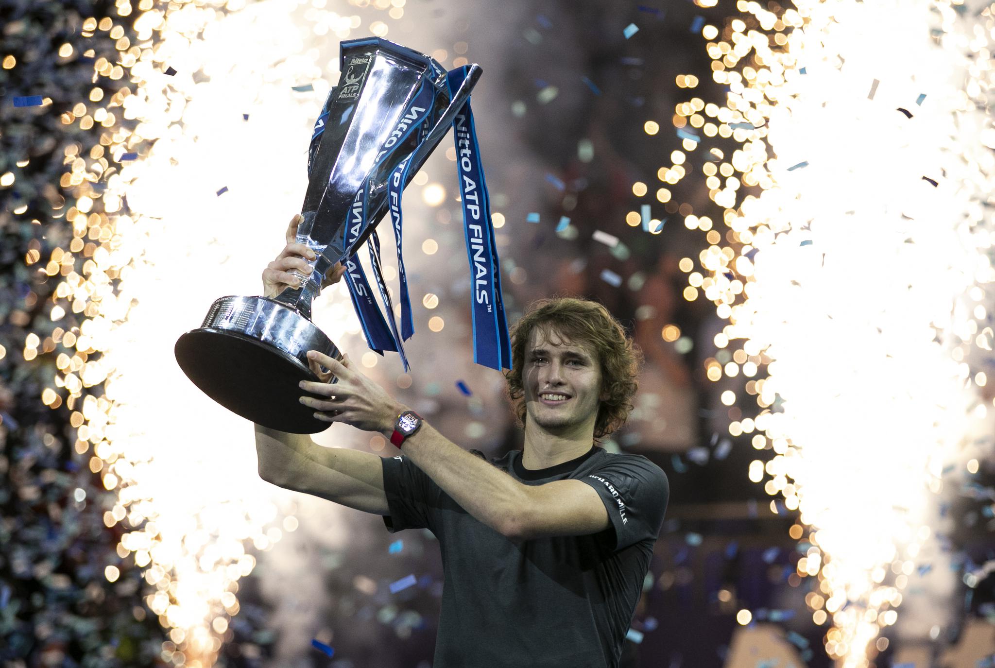 包含美网翻盘年终总决赛,兹维列夫刷新纪录的词条 包含美网翻盘年终总决赛,兹维列夫刷新纪录的词条