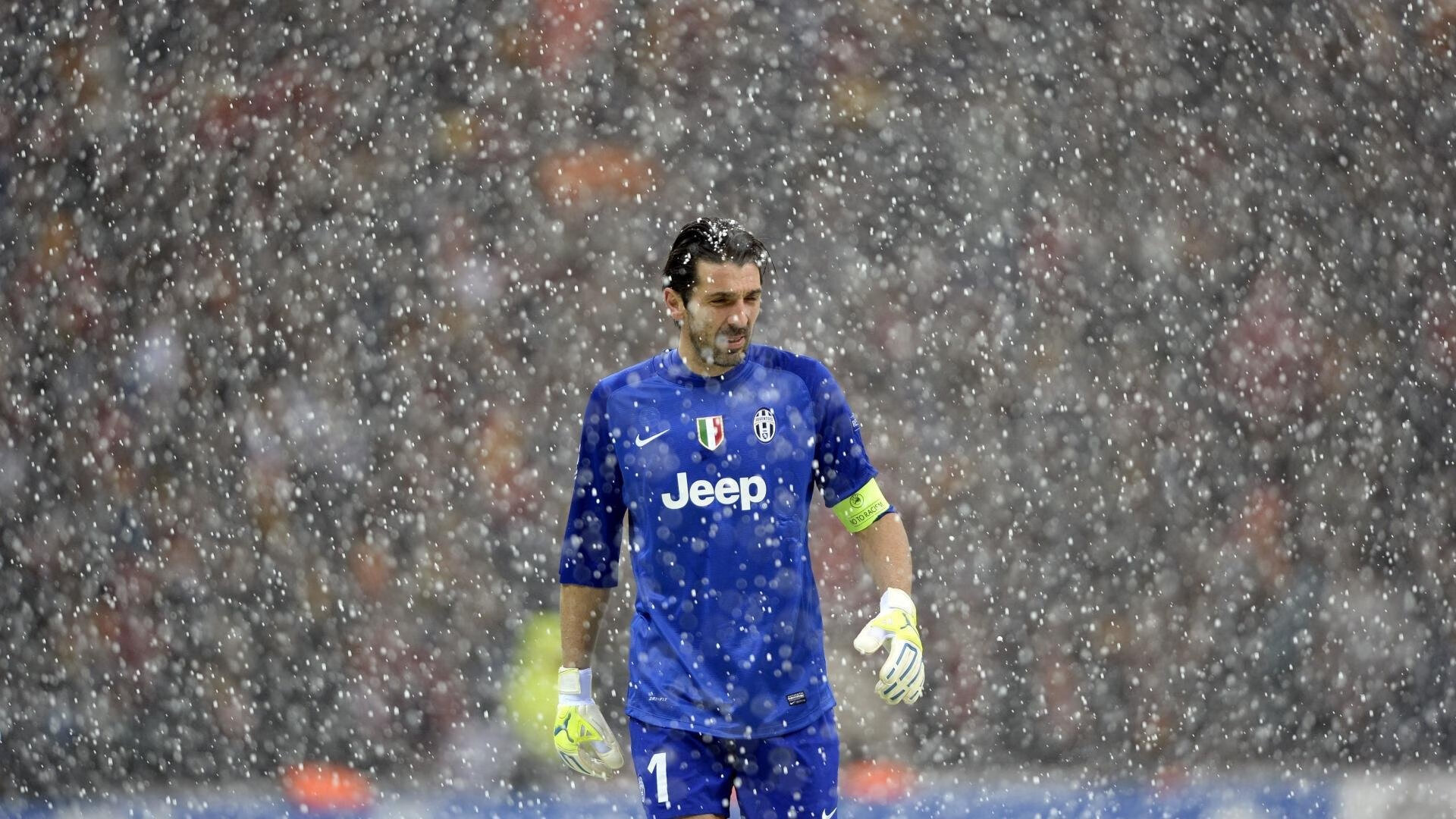 赛道与球场，当F1争冠之夜遇见塔图姆的团队节奏